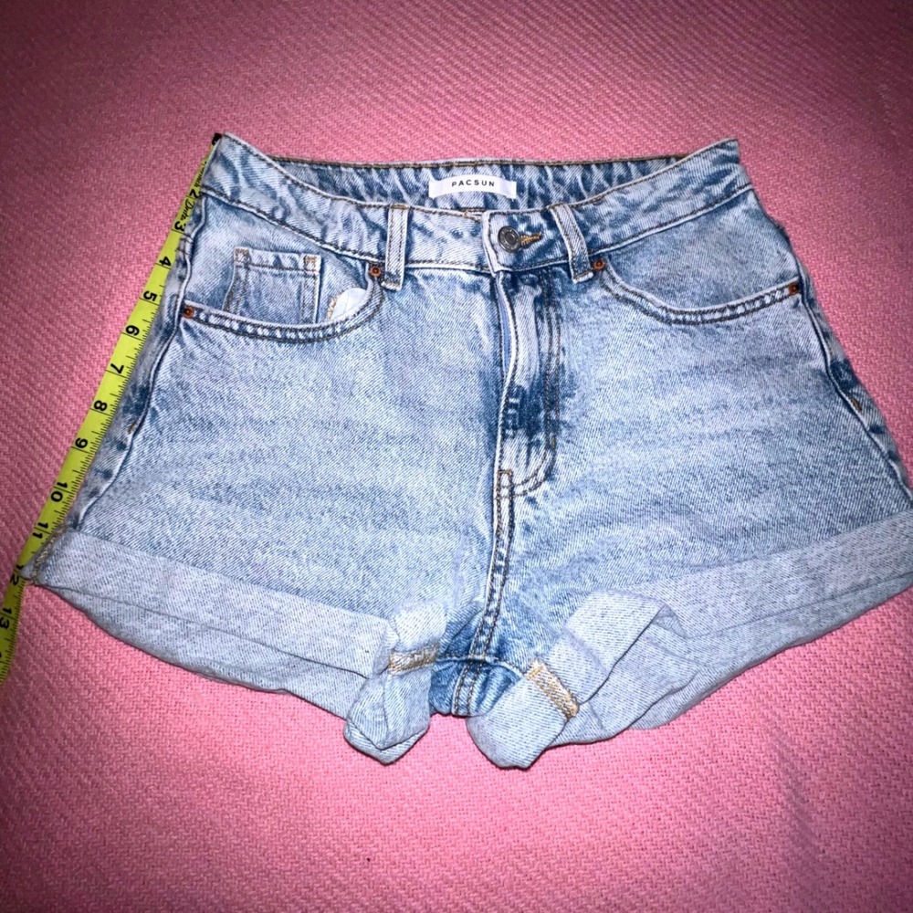 PacSun Mom Shorts Light Wash High Waisted Cuffed Denim Size 26 Blue - Picture 2 of 4